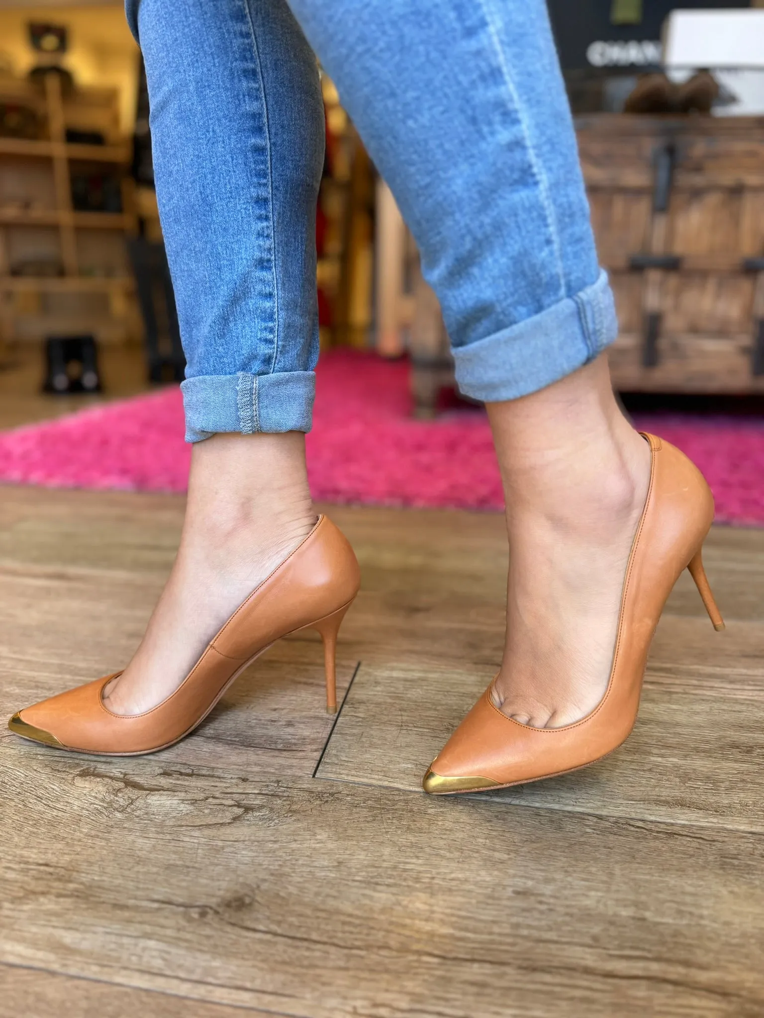Alexander McQueen Leather Gold Cap Toe Pumps Size 7.5